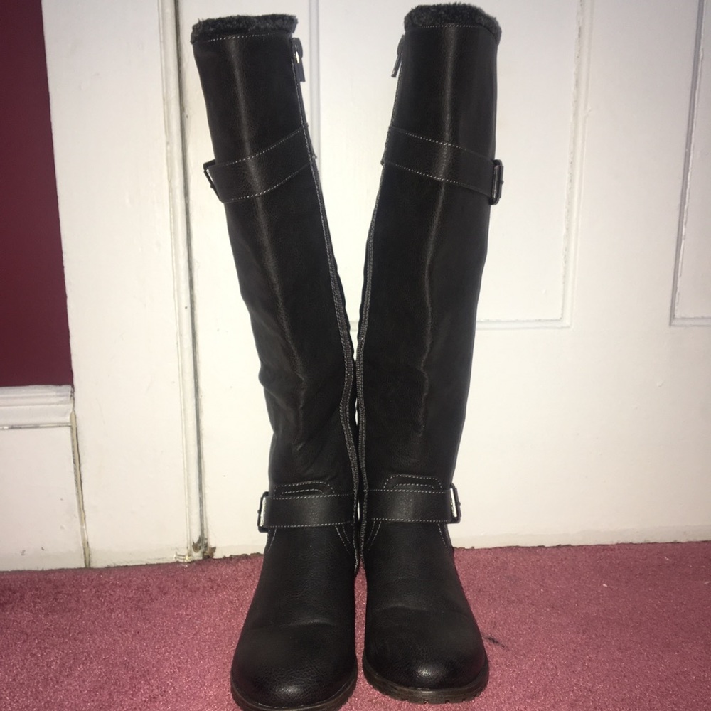 Like new tall black boots